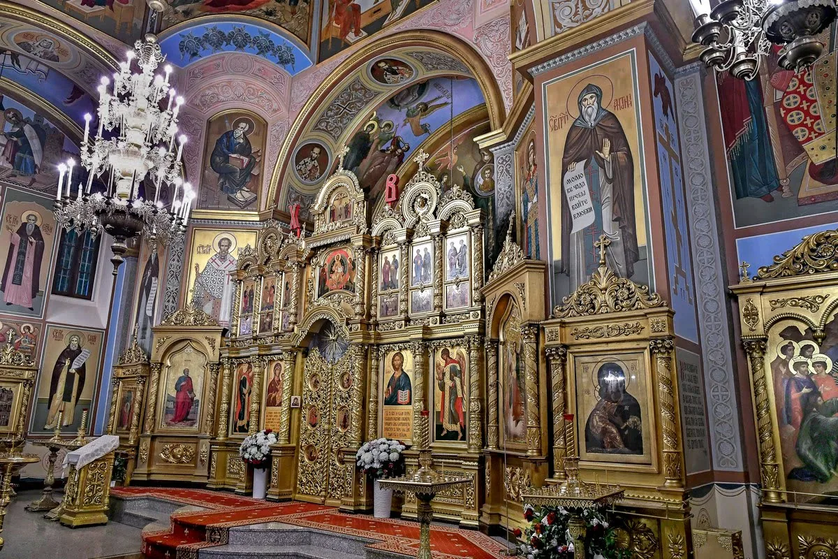 Иконостас собора